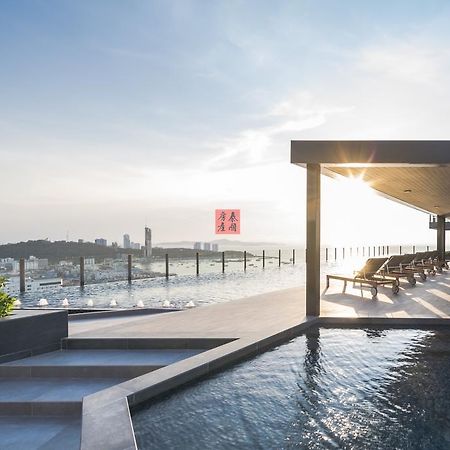 Base Central Pattaya By Alex Luaran gambar